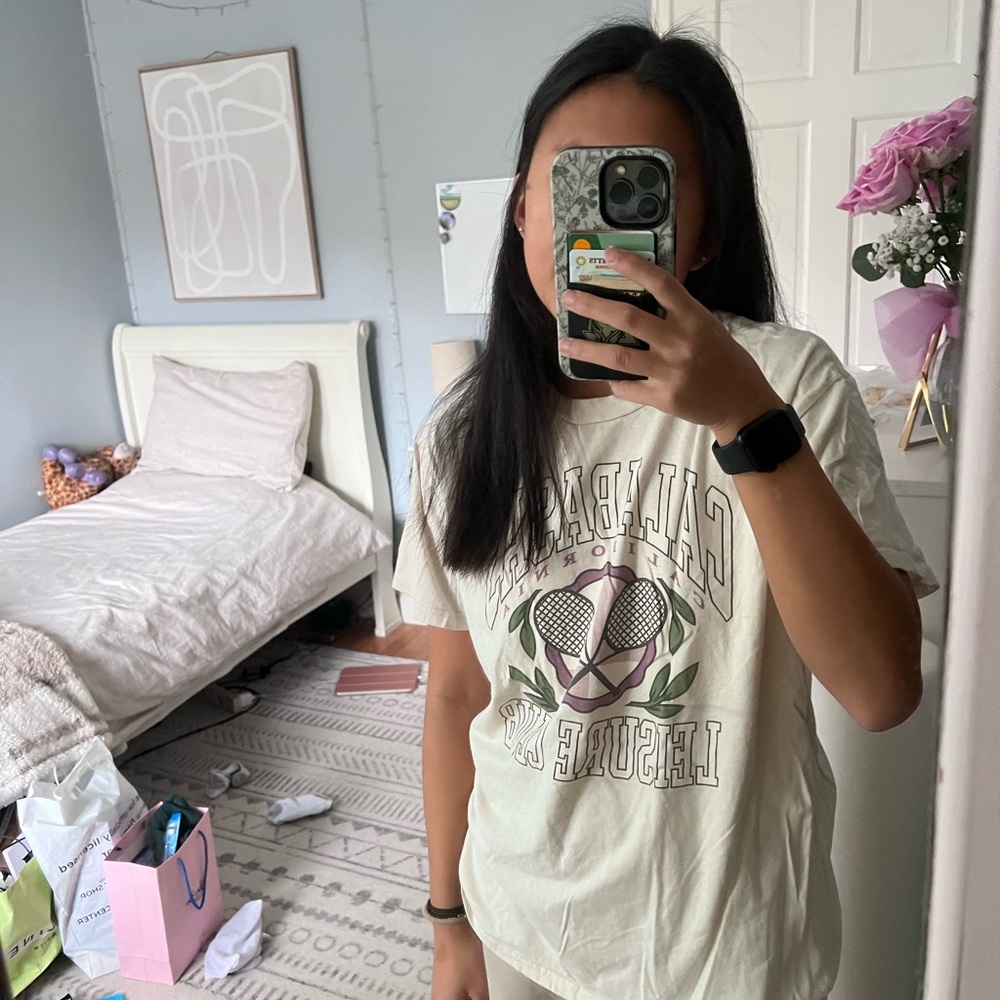 Hollister Calabasas Graphic Tee - Cream